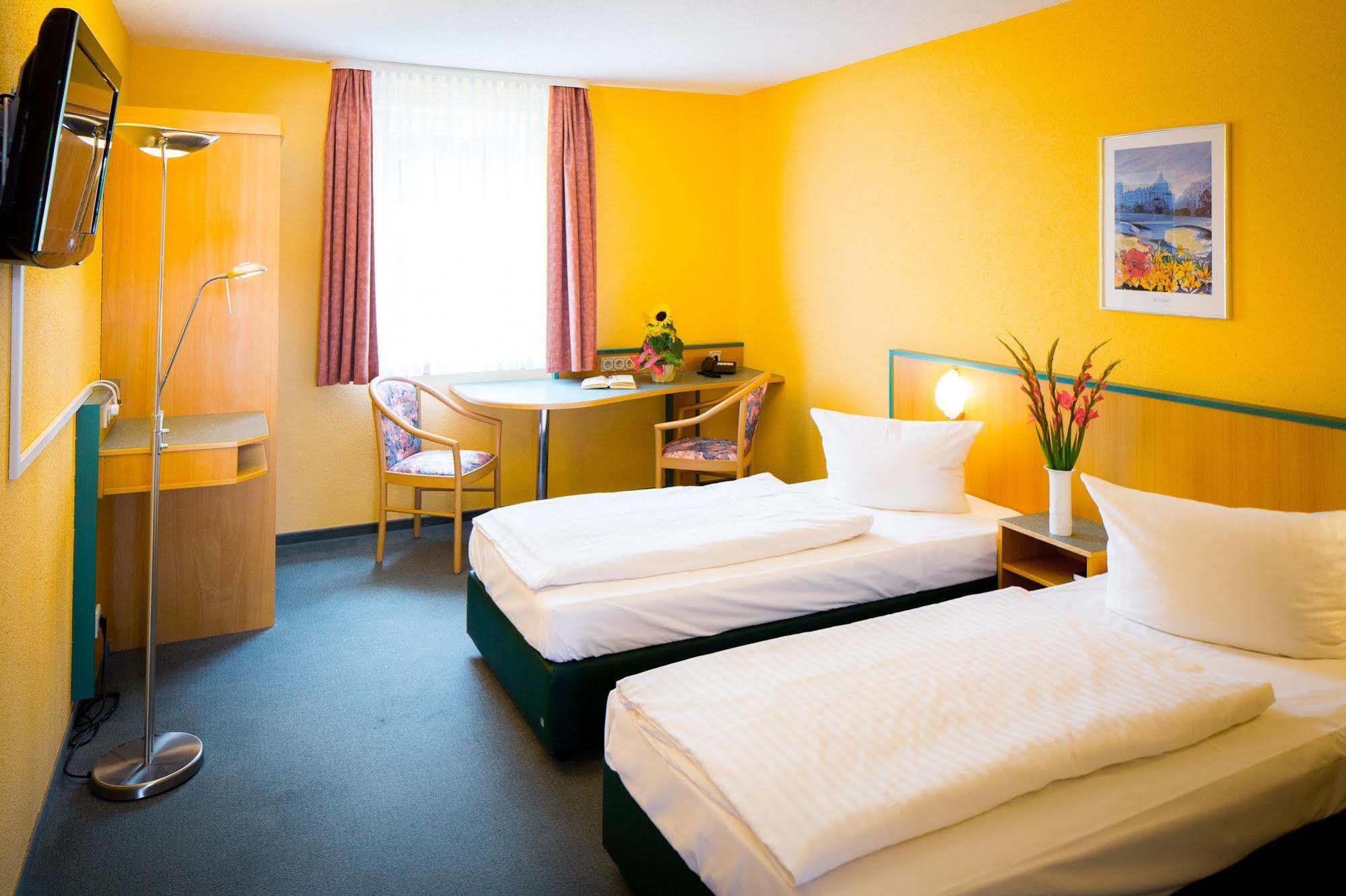 Apart Hotel Weimar エクステリア 写真