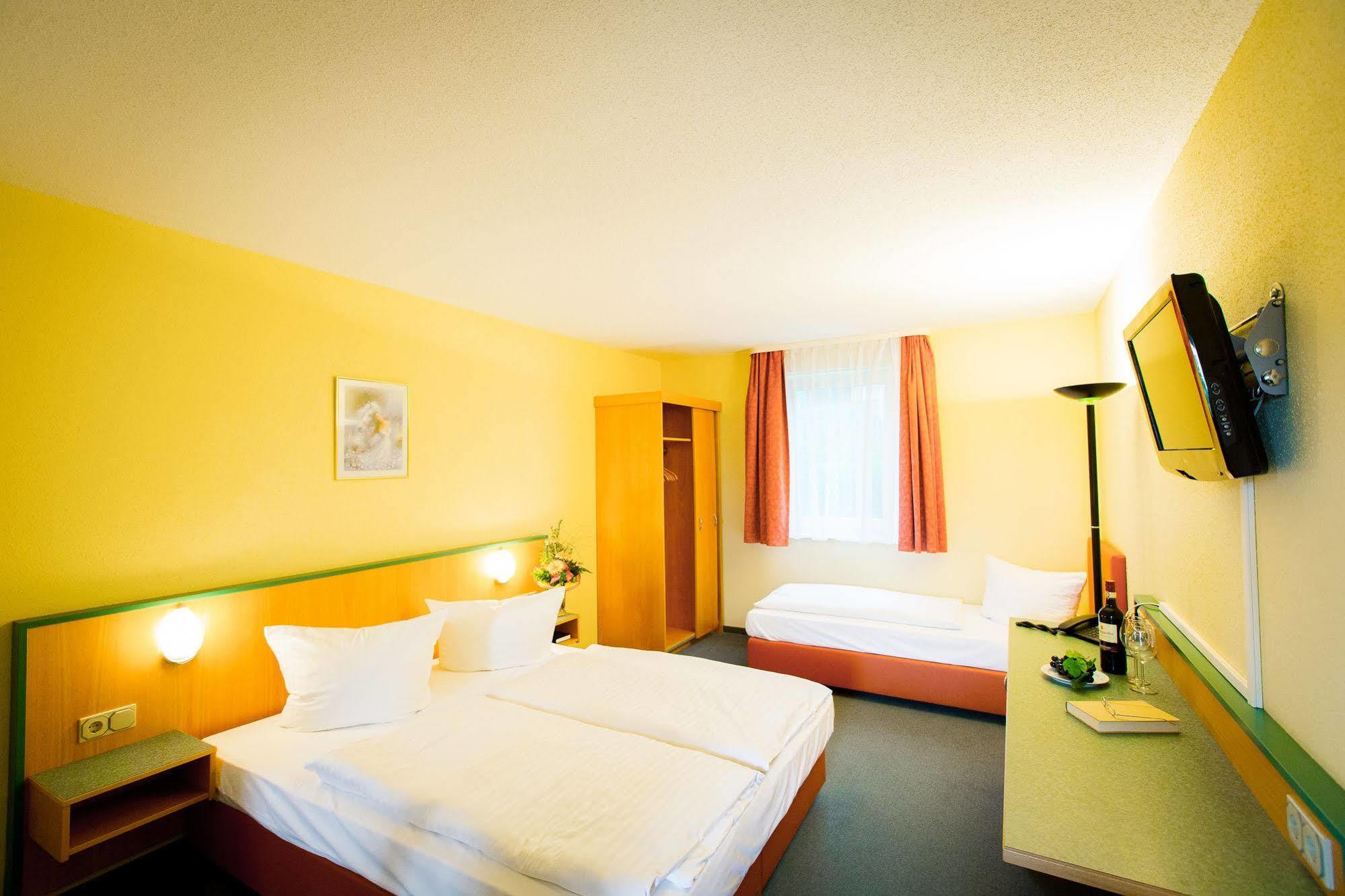 Apart Hotel Weimar エクステリア 写真